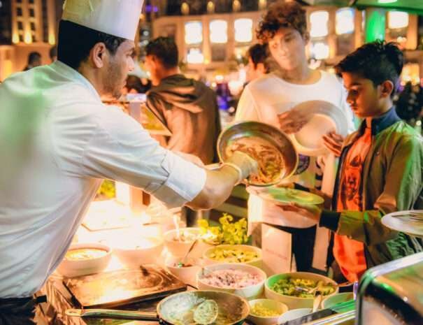 Lotus-Mega-Yacht-Dinner-Cruise-4